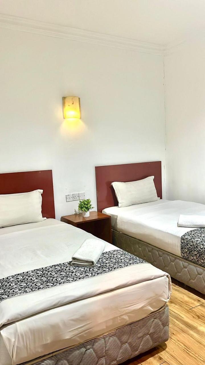 Switz Paradise Hotel - 5 Minute Walk To Centre Point And 10 Minute Walk To Waterfront- Kota Kinabalu Exterior photo