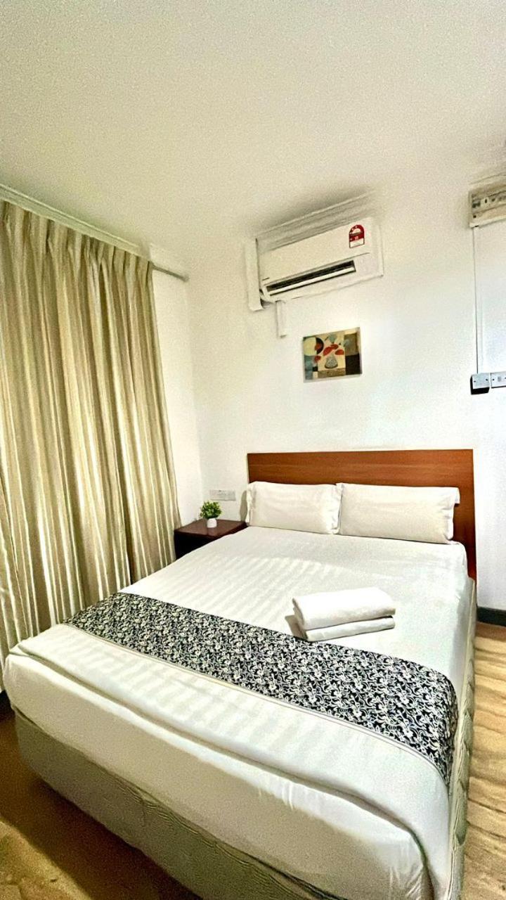 Switz Paradise Hotel - 5 Minute Walk To Centre Point And 10 Minute Walk To Waterfront- Kota Kinabalu Exterior photo