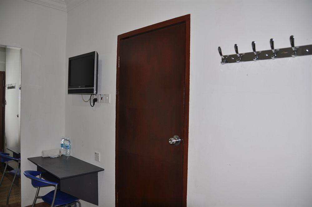 Switz Paradise Hotel - 5 Minute Walk To Centre Point And 10 Minute Walk To Waterfront- Kota Kinabalu Exterior photo