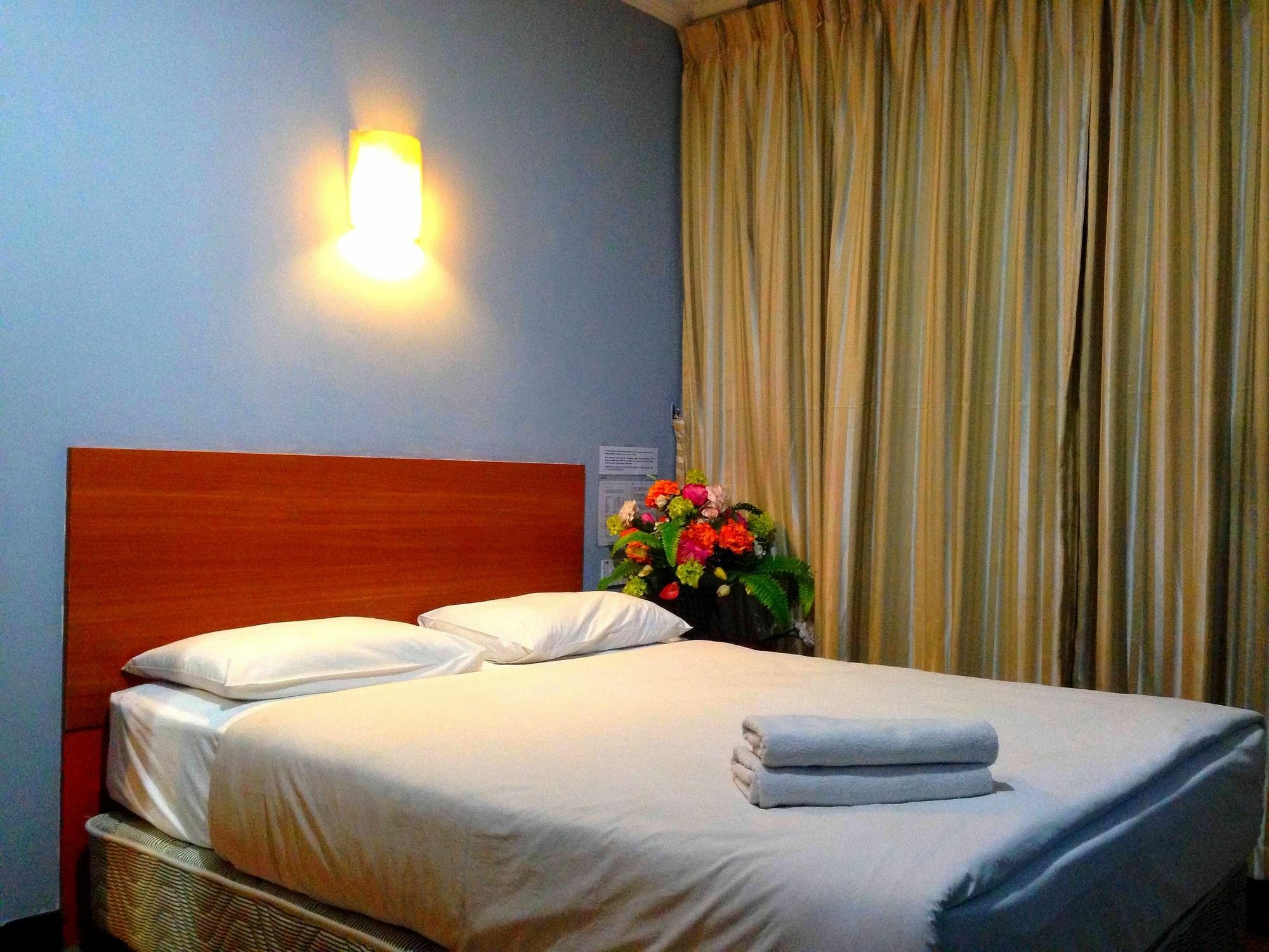 Switz Paradise Hotel - 5 Minute Walk To Centre Point And 10 Minute Walk To Waterfront- Kota Kinabalu Exterior photo